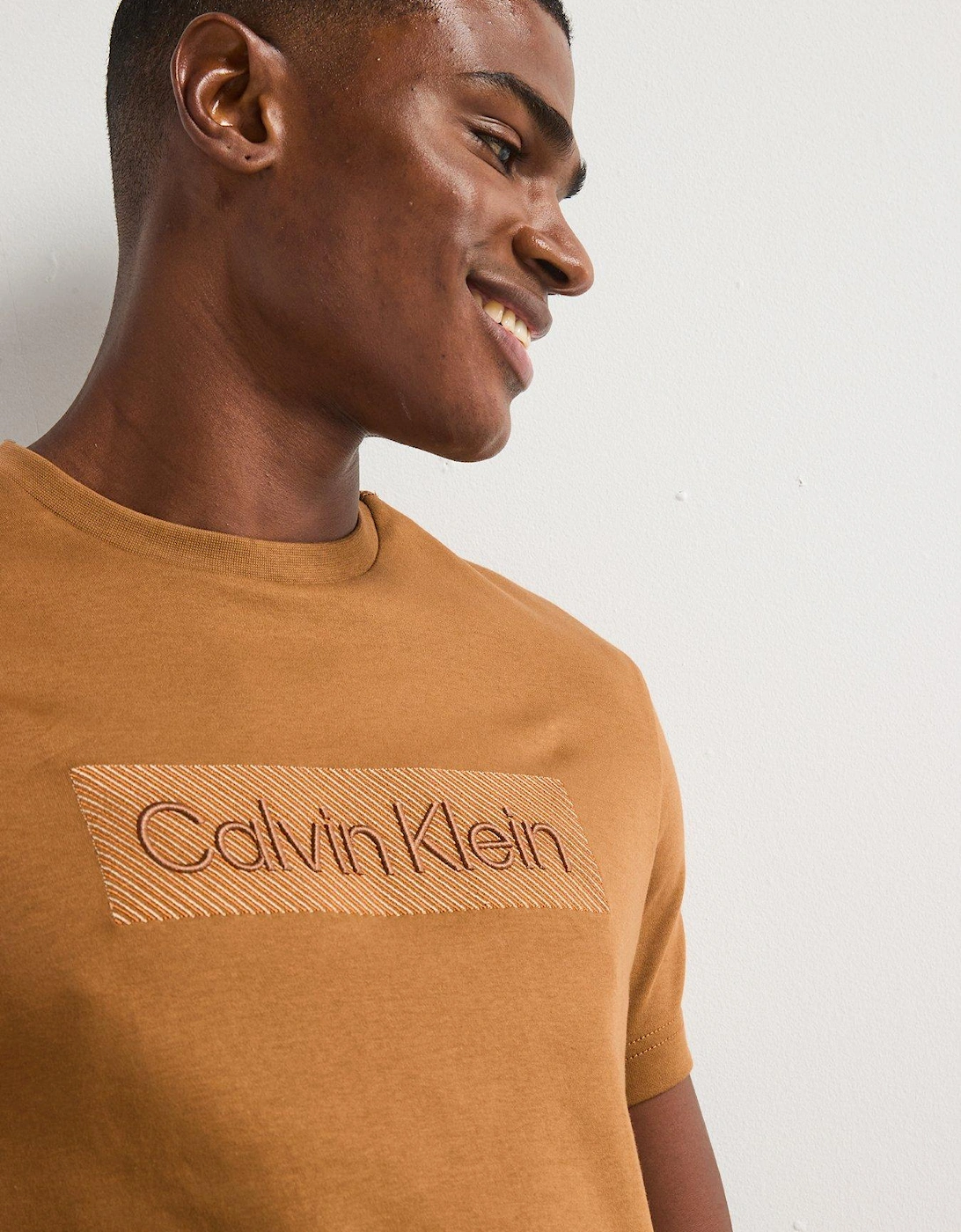 Textured Embroidered T-Shirt - Brown