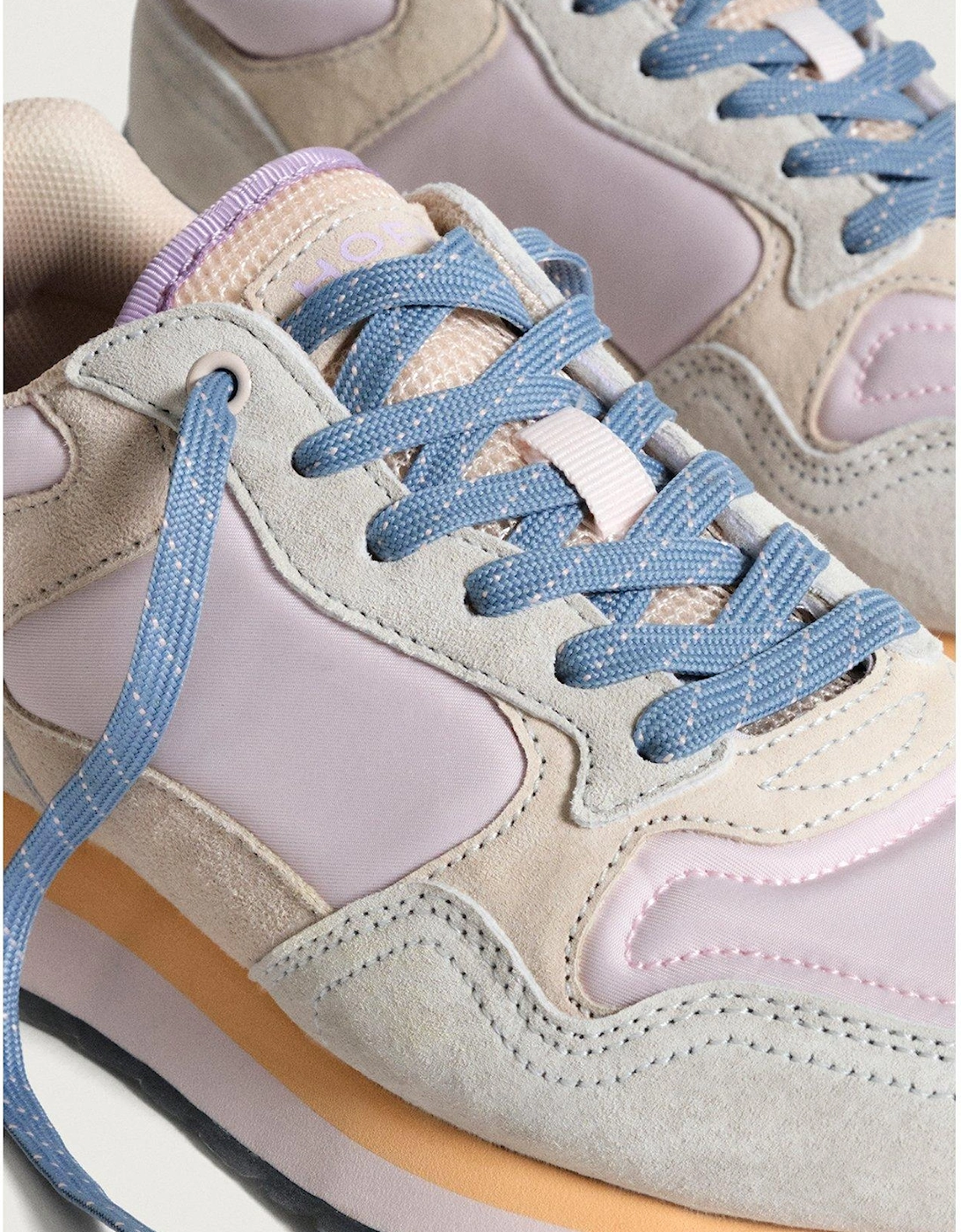 Women's Santander Trainers - Light Pink
