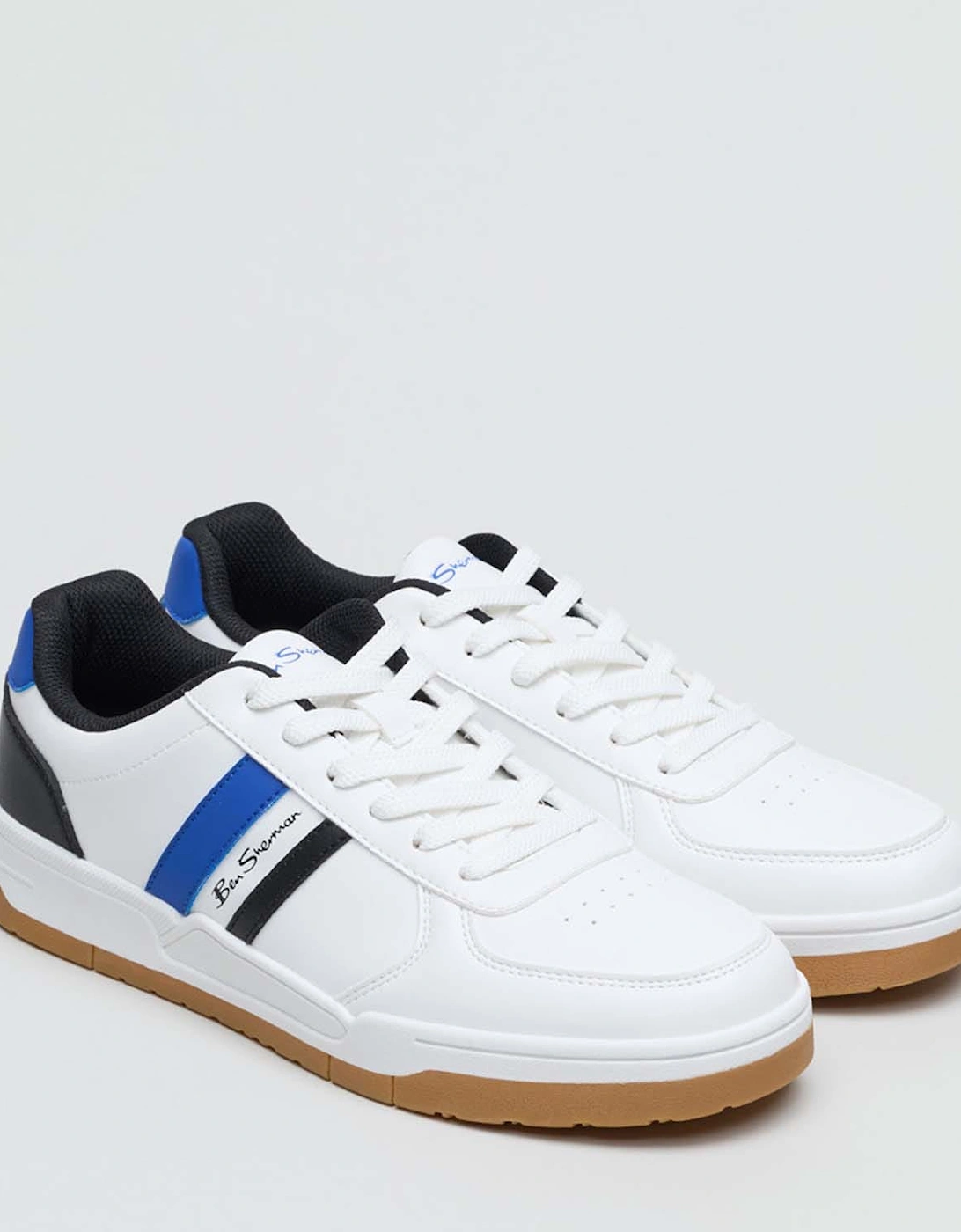 Curve Trainers, 5 of 4