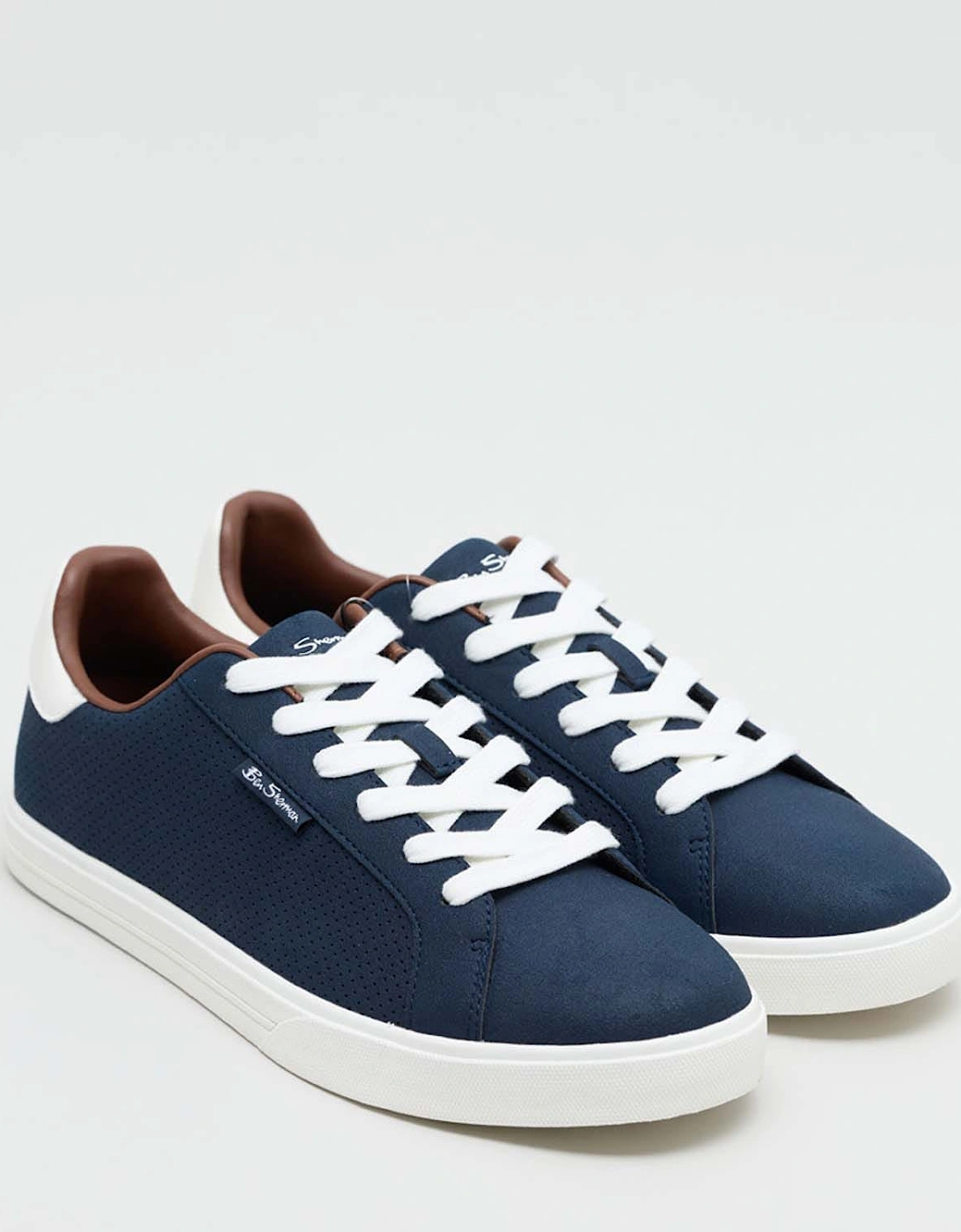 Chase Trainers, 6 of 5