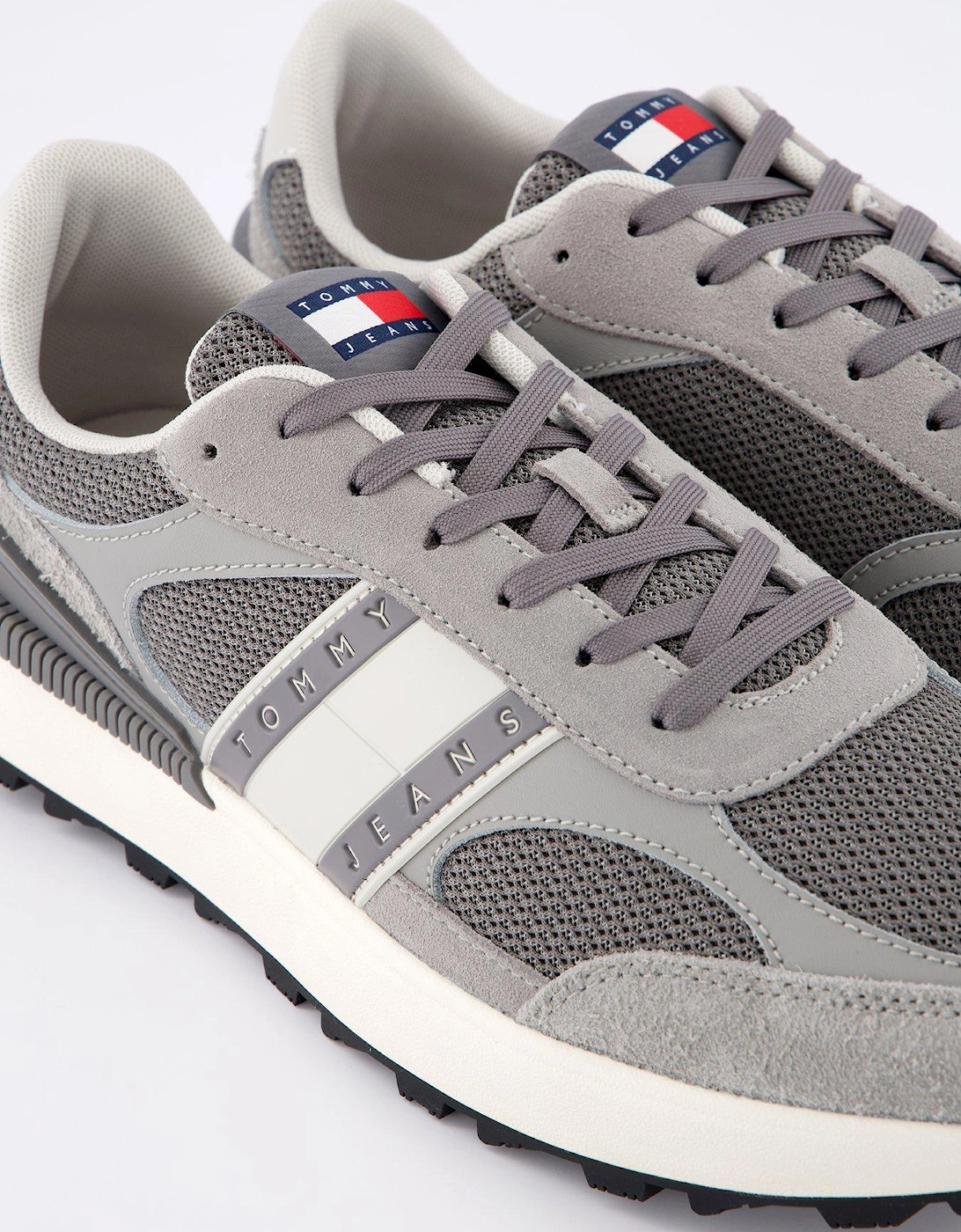 Mixed Media Technical Runner - Grey