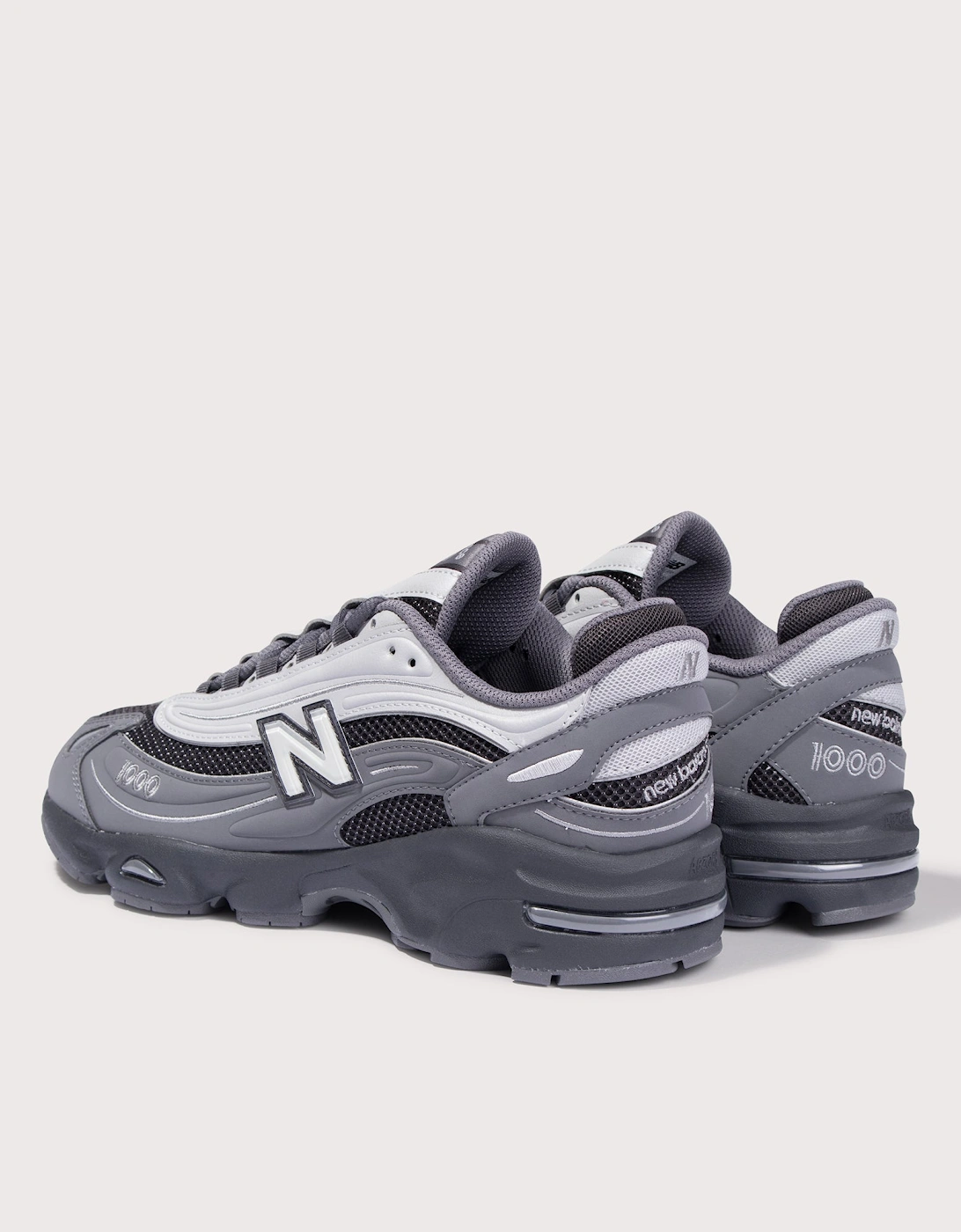 1000 Sneakers