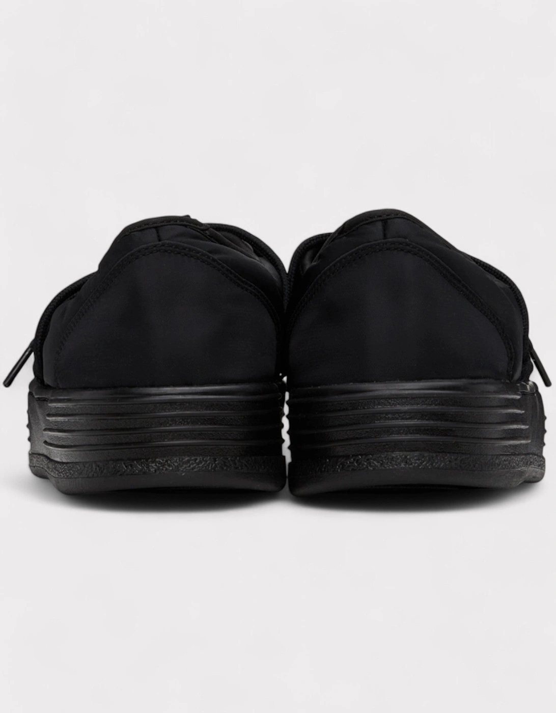 Snow Puffed Sneakers Black