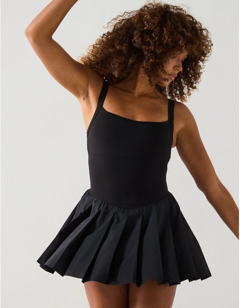 Womens Training Swing Of Things Dress - Black