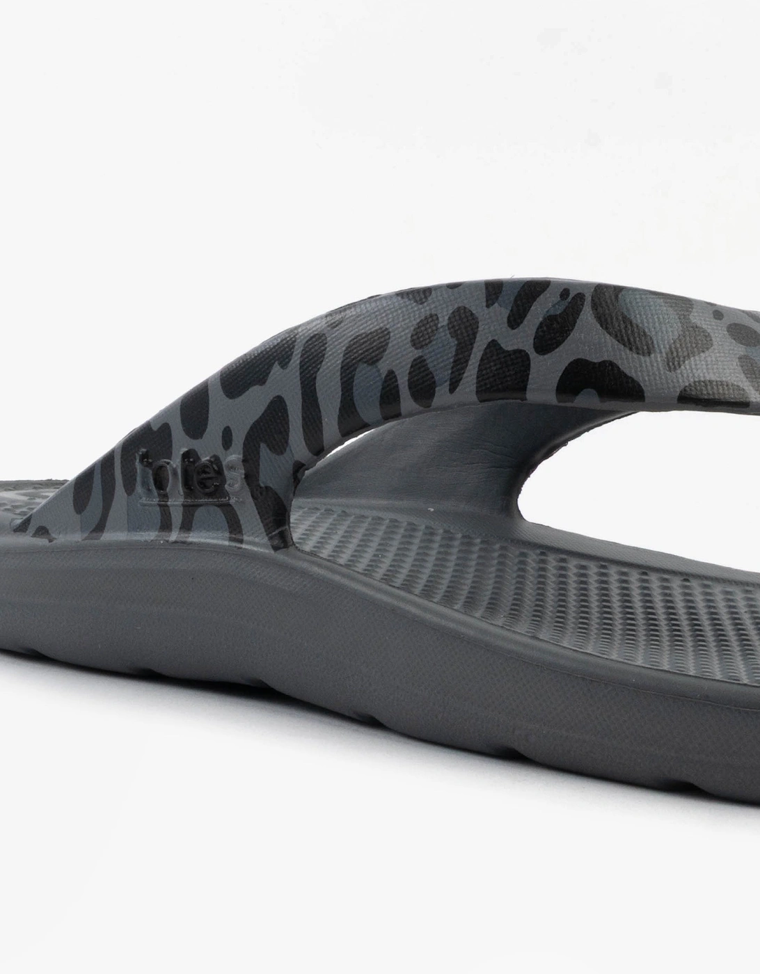 0350FGLE Womens Toe Post Sandals Grey Leopard