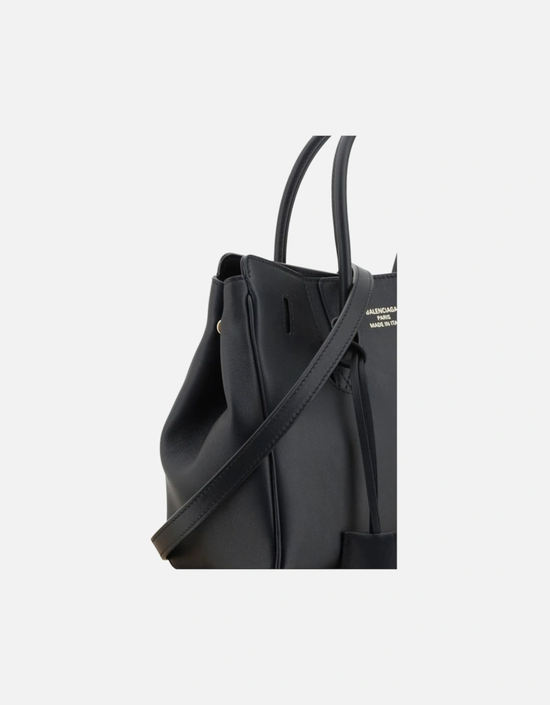 Signature Leather Hampton Shoulder Bag Women - Black