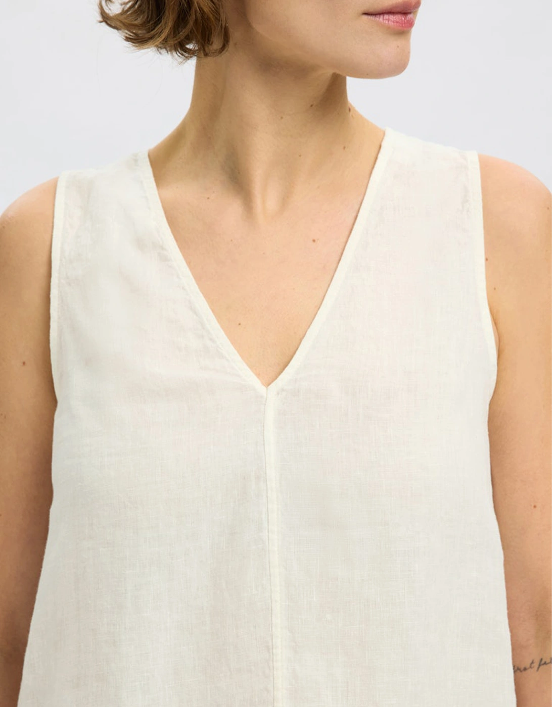 Femme Linna Sleeveless Reversible Linen Top Snow White