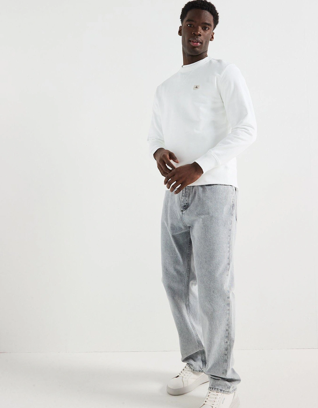 Woven Label Crew Neck Sweatshirt - White
