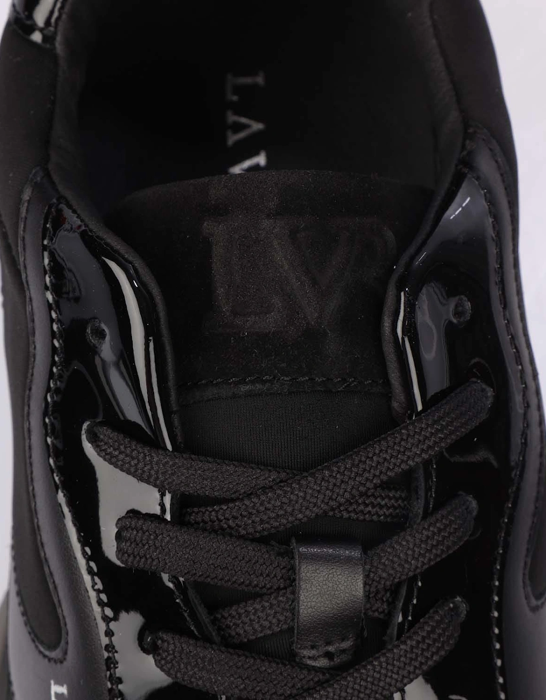 Aequora Trainers