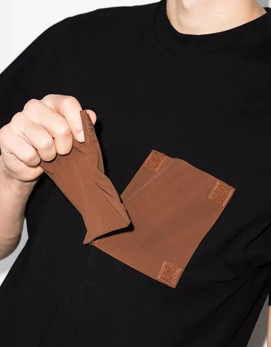 Le T-Shirt Yeru in Black