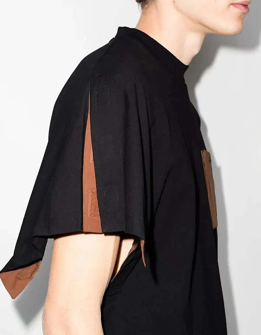 Le T-Shirt Yeru in Black