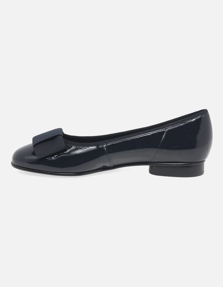 Assist Womens Bow Trim Ballerina Flats