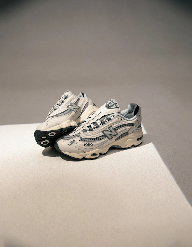 1000 Sneakers