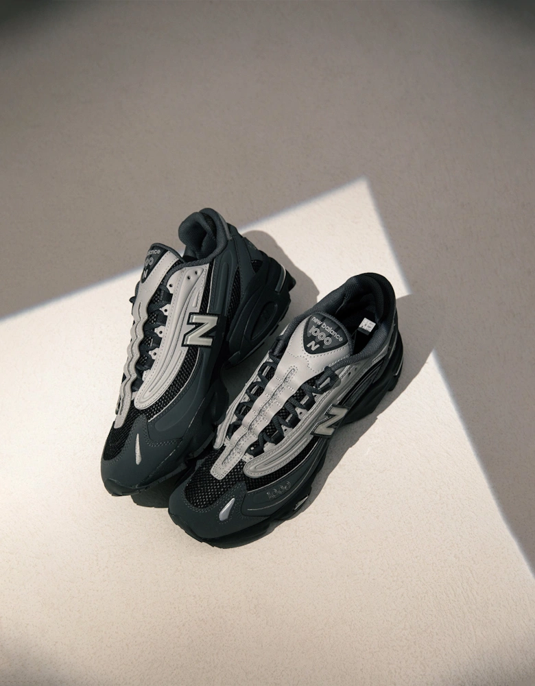 1000 Sneakers