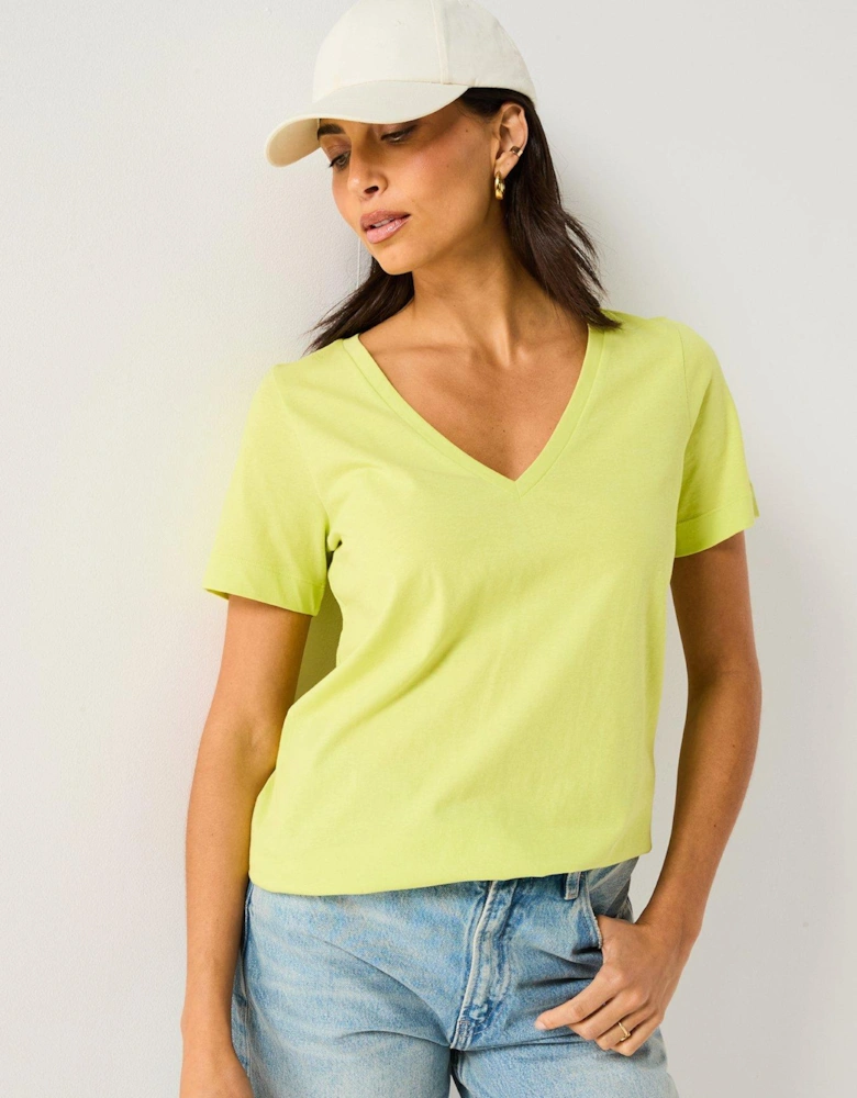 The Essential V Neck T-shirt