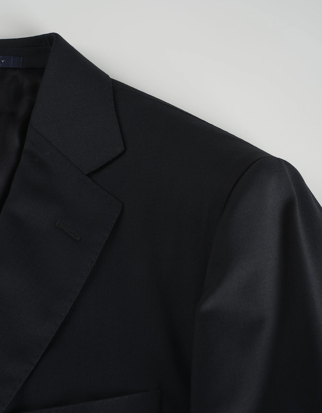 2 BUTTON SUIT
