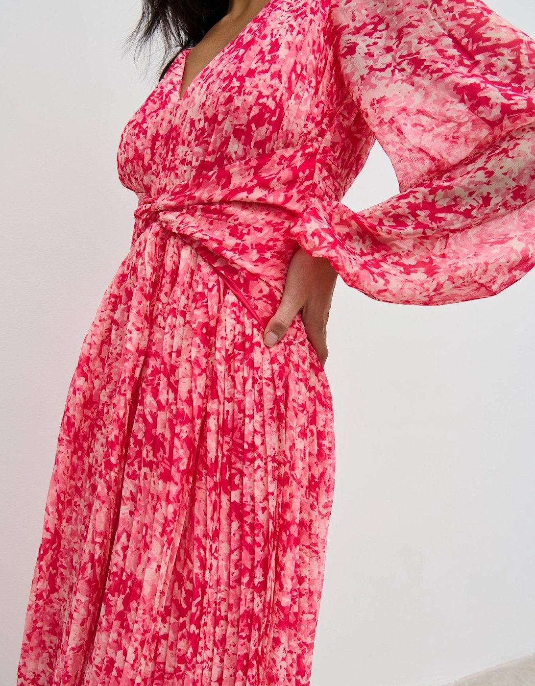 Jade Floral Pleated V Neck Midaxi Dress - Pink