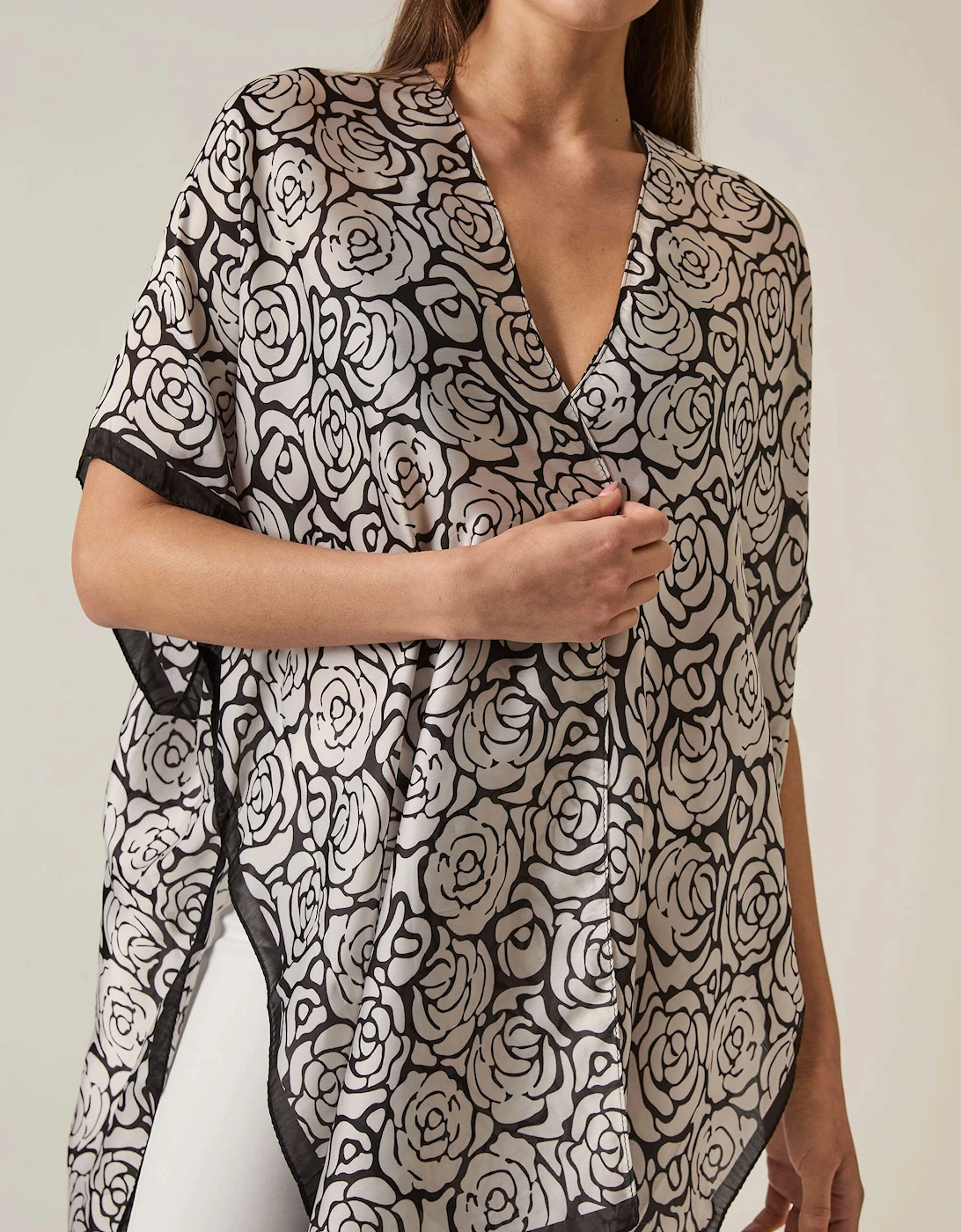 Abstract Black-White Rose Kaftan