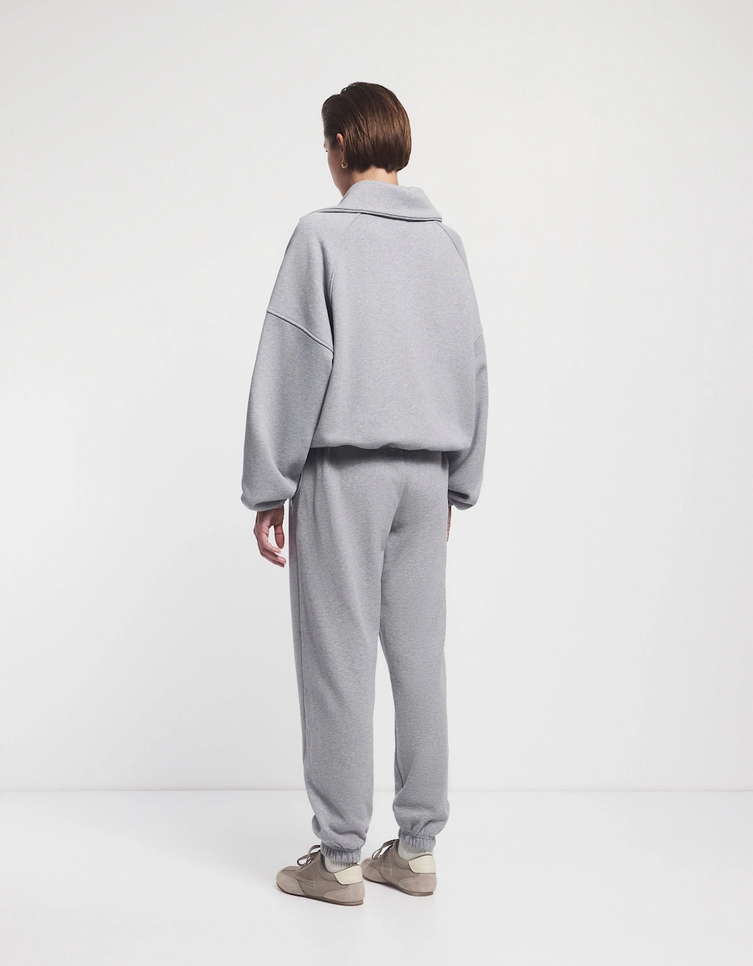 Signature Sweatpant in Grey Marl