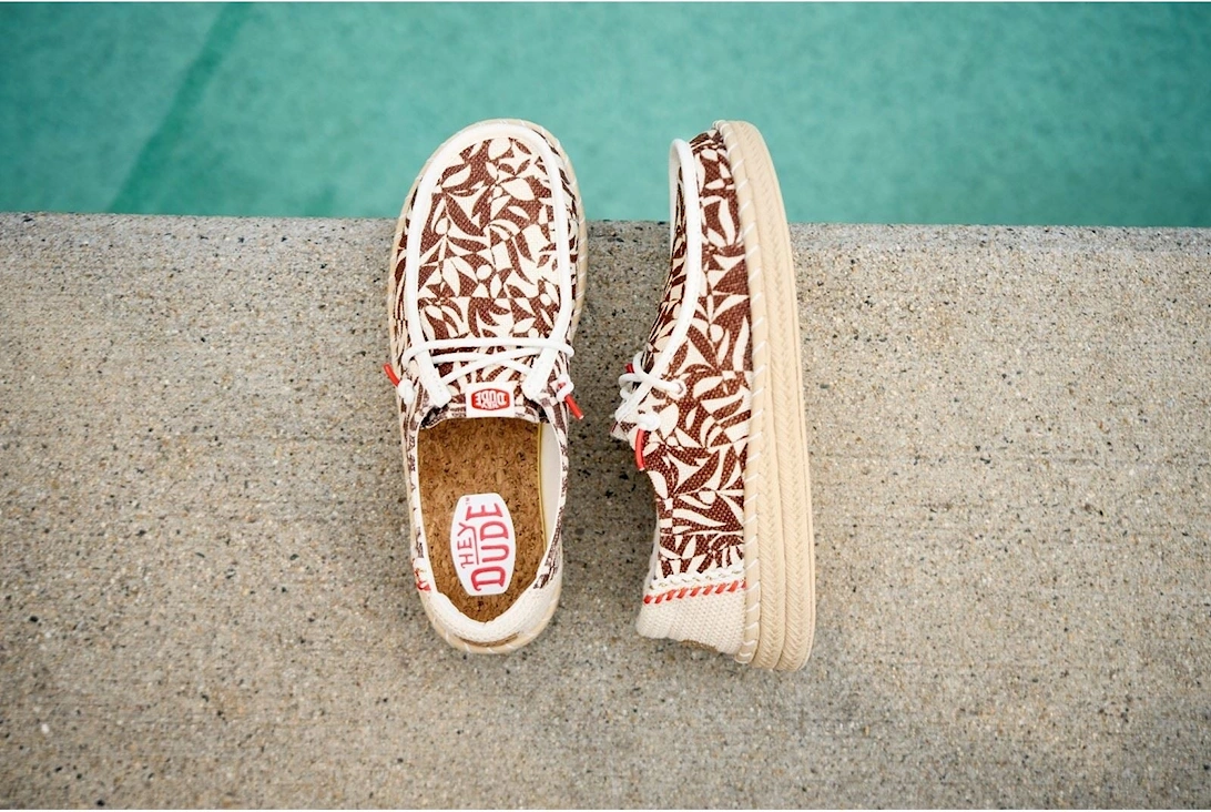 HEYDUDE Wendy Espadrille Retro Palm Cotton Blend Women's Downtown Brown/Egret Espadrilles