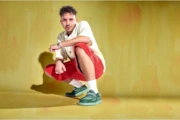 Thumbnail 4 of 9
