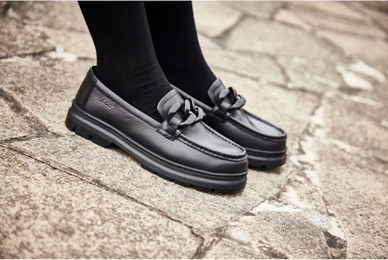 Mina Leather Girls's Black Loafers