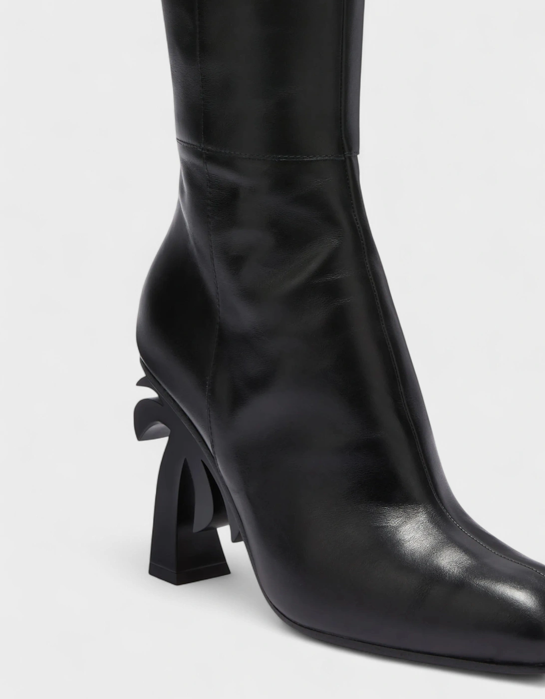 Palm Heel Boots Black