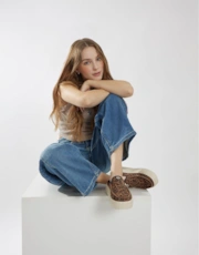 Thumbnail 4 of 8