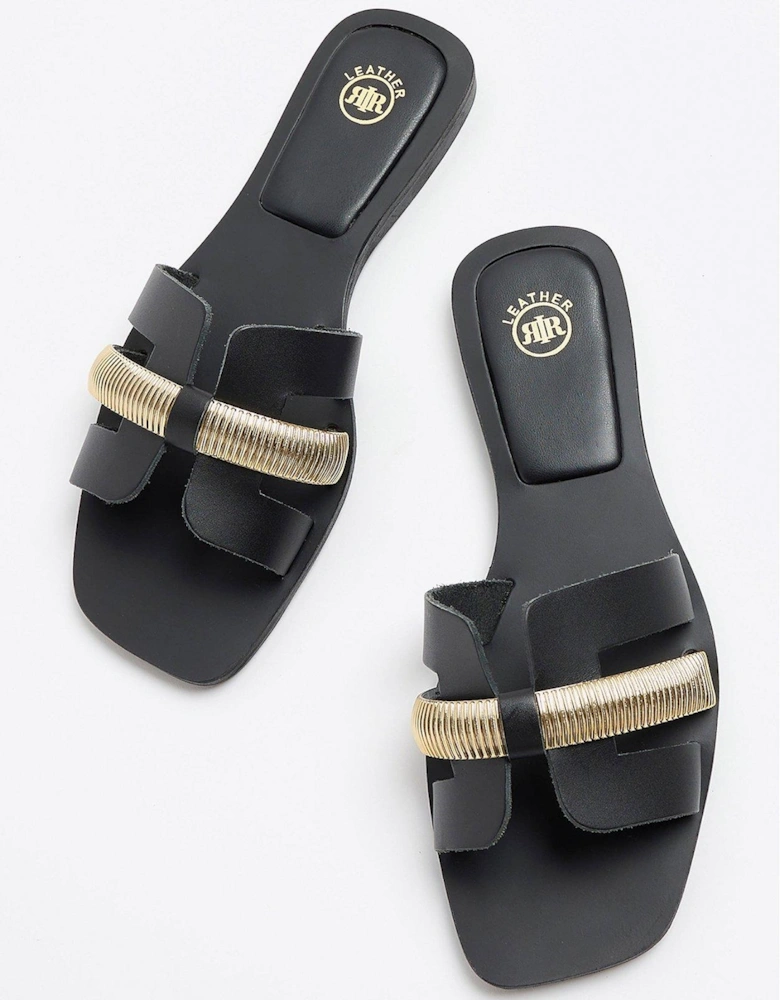 Cut Out Strap Leather Sandal - Black