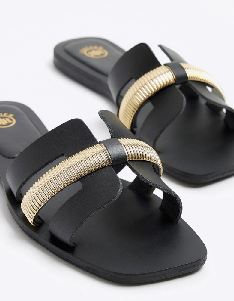 Cut Out Strap Leather Sandal - Black