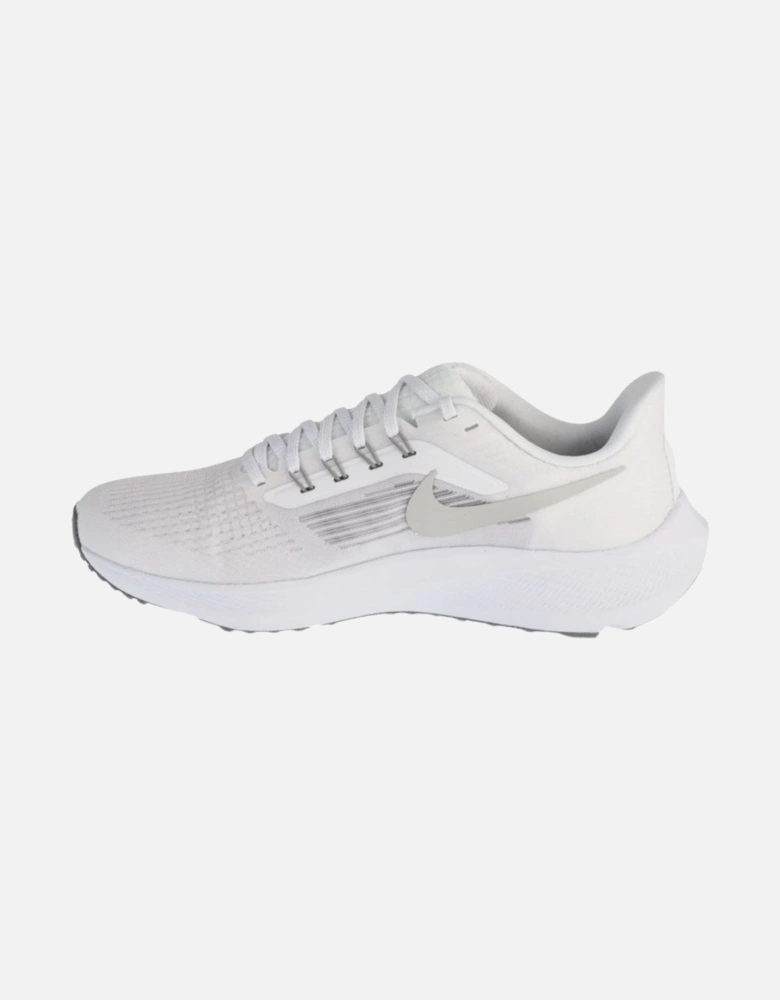 39 White Trainers