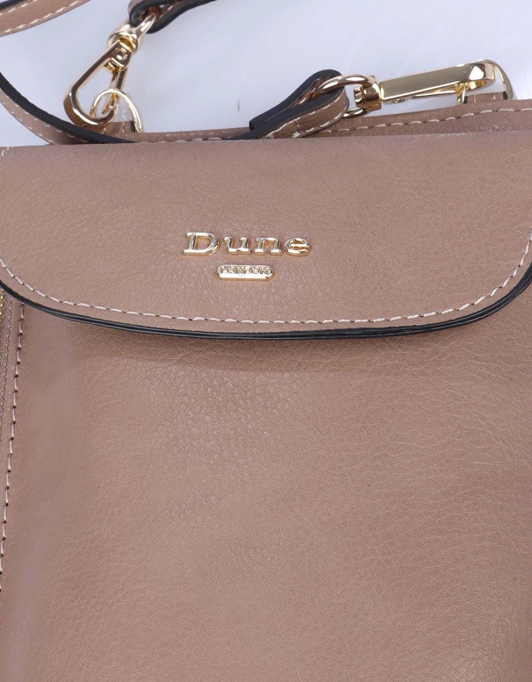 Kelbeeo Cross Body Bag