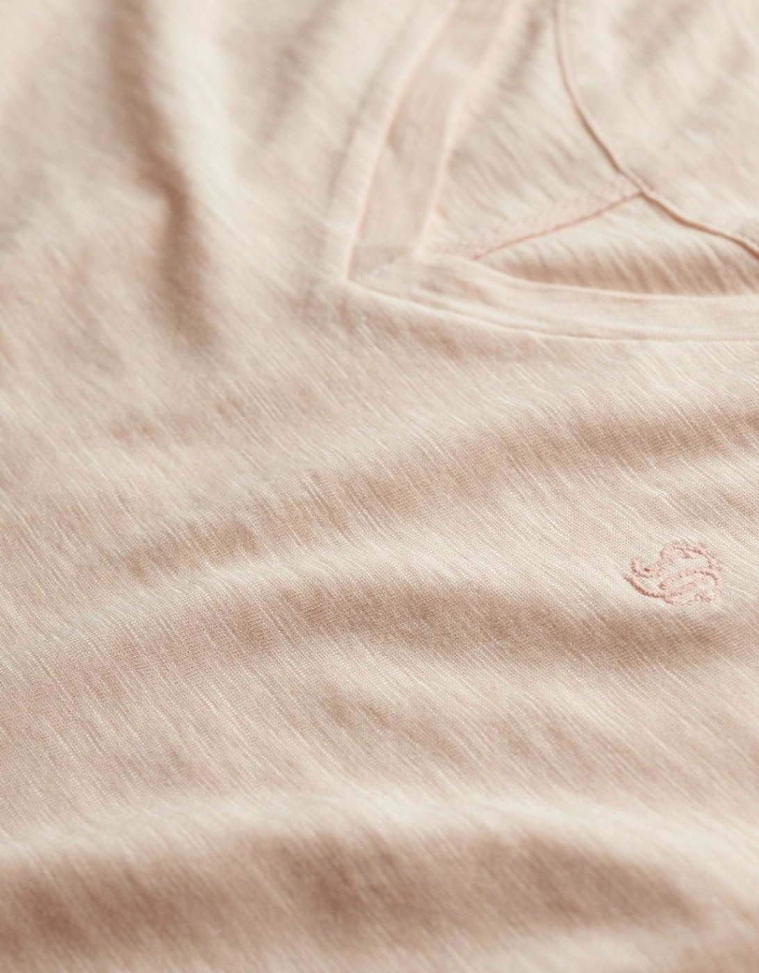Women's Studios Slub Embroidered Vee Tee Mauve Morn Pink