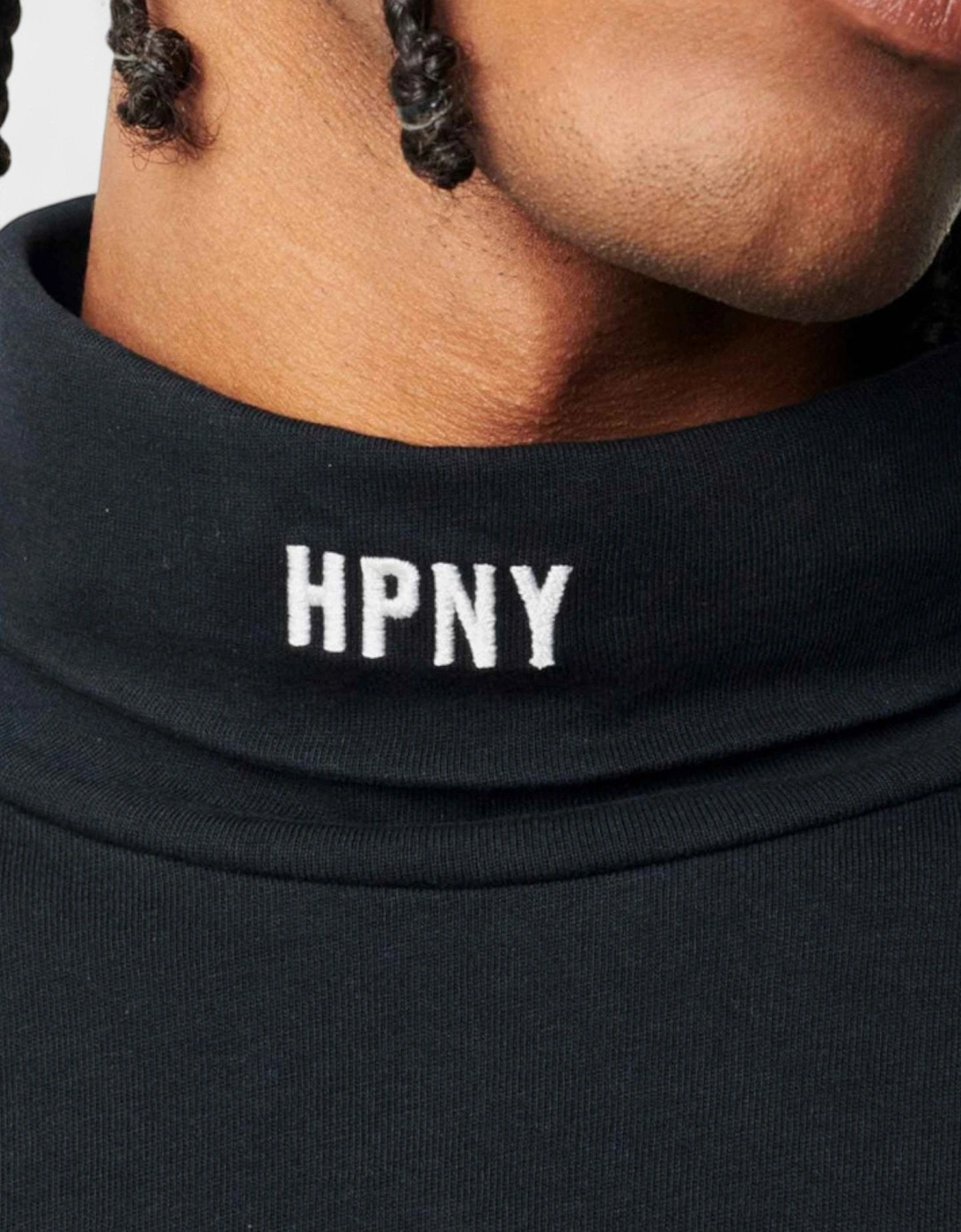 HPNY Embroidered Rollneck Black