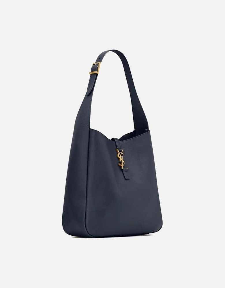 Elegant Shoulder Bag with Adjustable Strap and Magnetic Fastening for