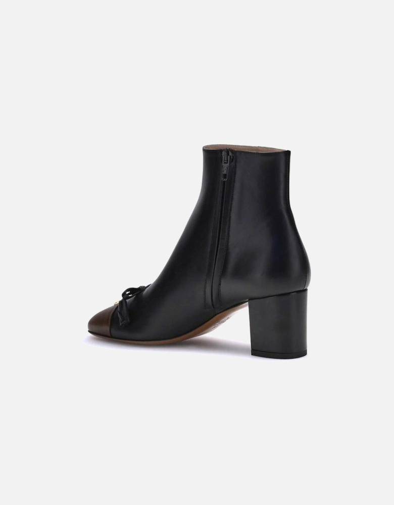 Valet Du Roi Bootie with VLogo and Tassel Bow Women - Black