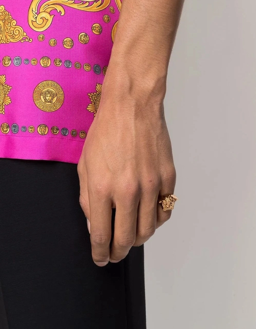 Medusa Head Ring Gold