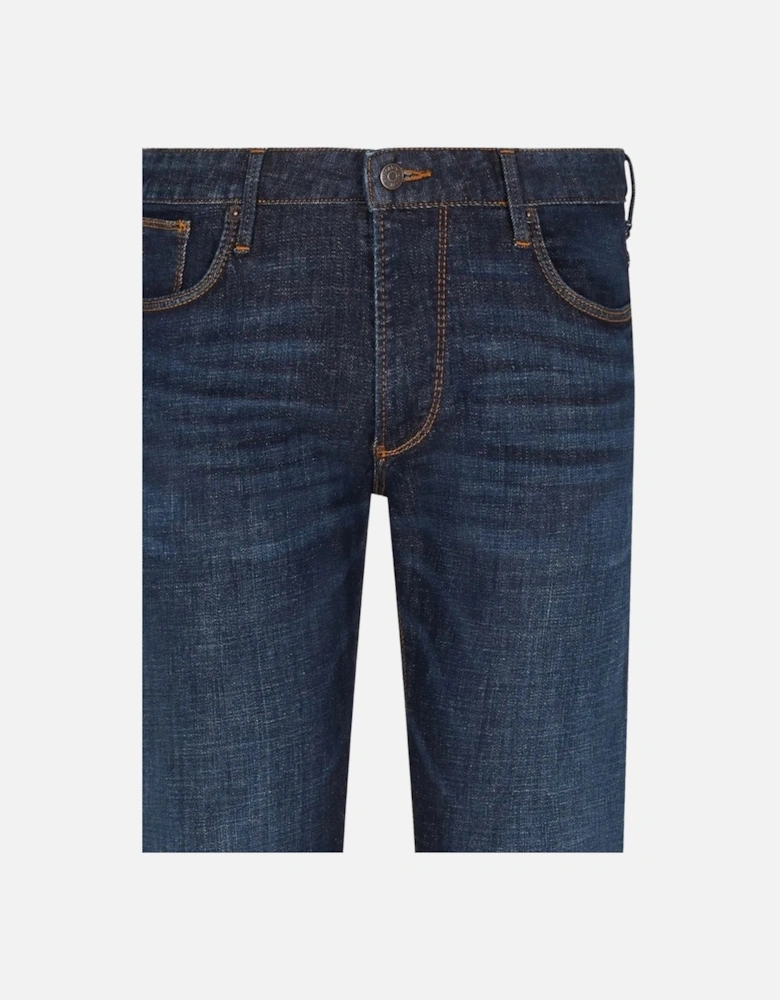 J06 Distressed Denim Jeans