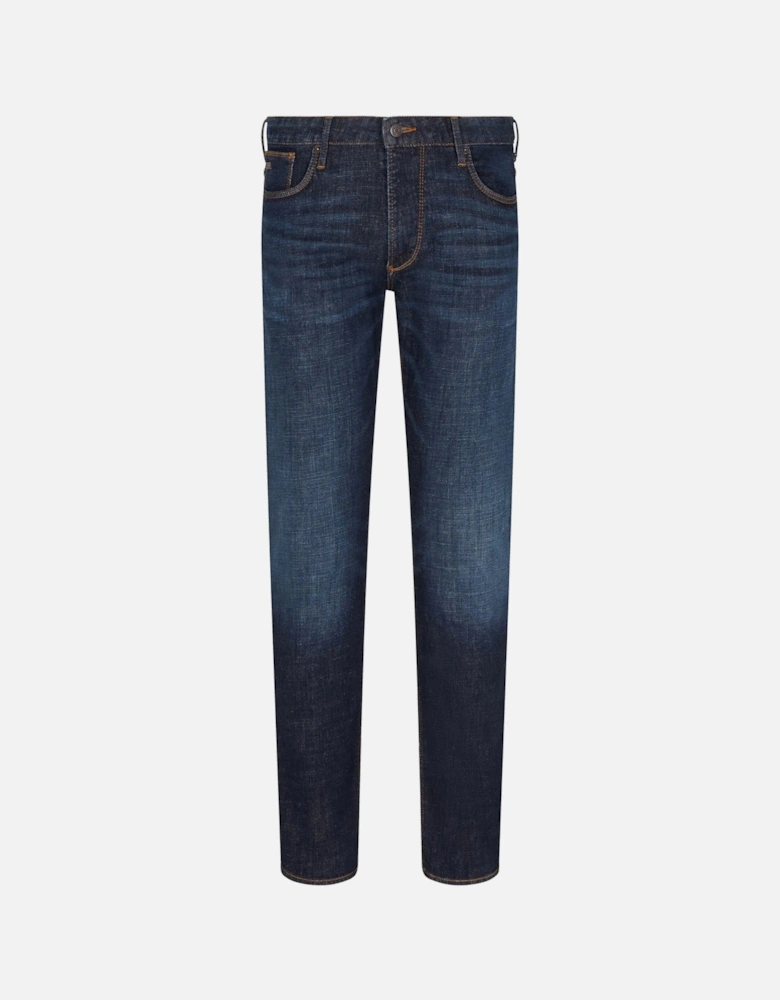 J06 Distressed Denim Jeans