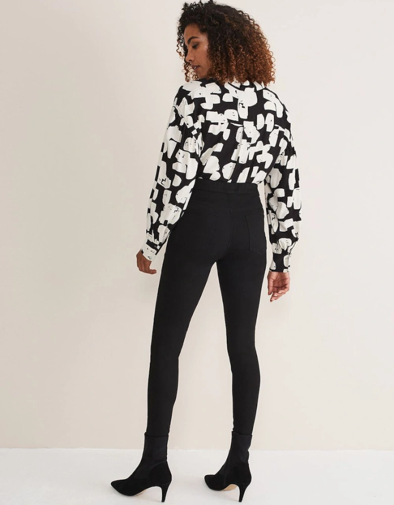 Eliza Jegging Short