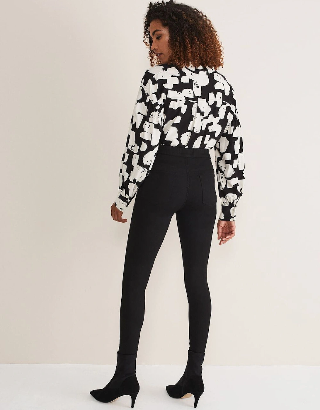 Eliza Jegging Short