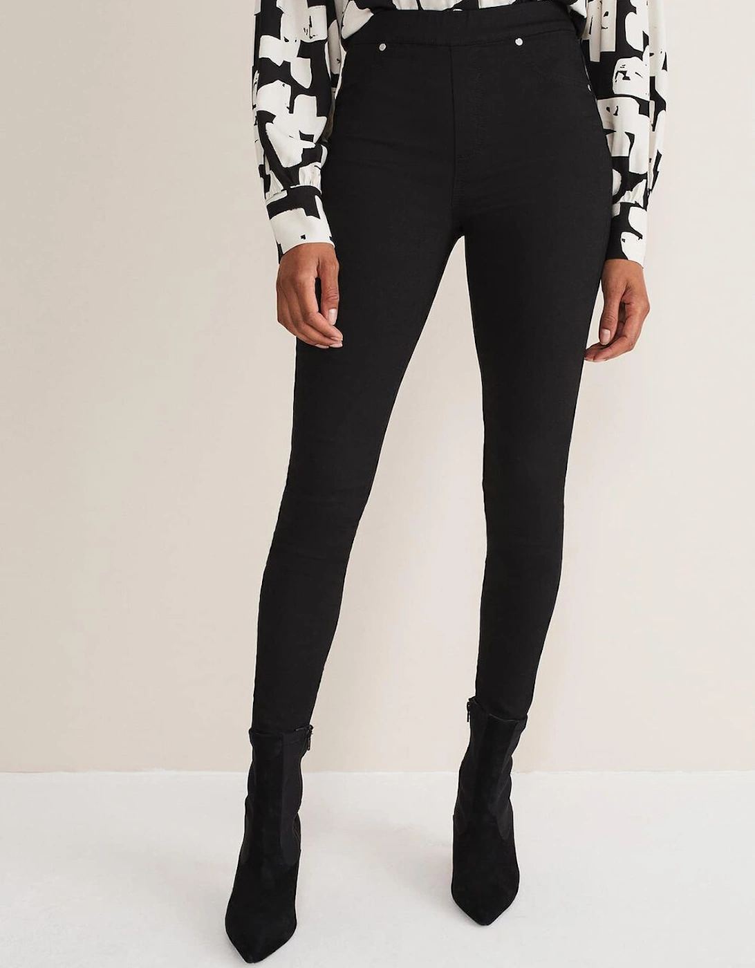 Eliza Jegging Short