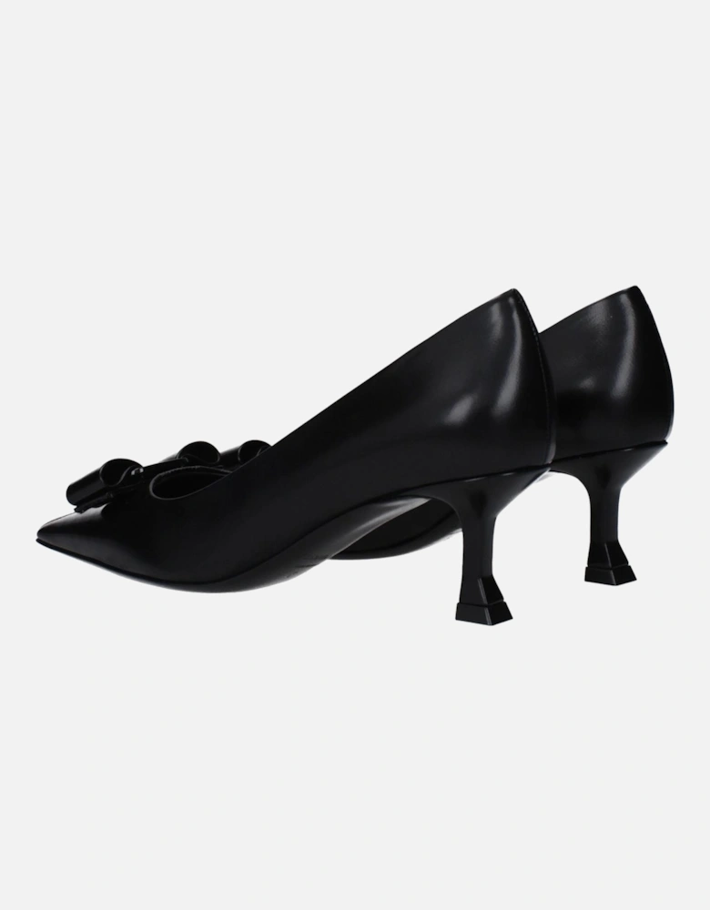 Front Detail Logo Leather Pumps Women - Black Brooches
