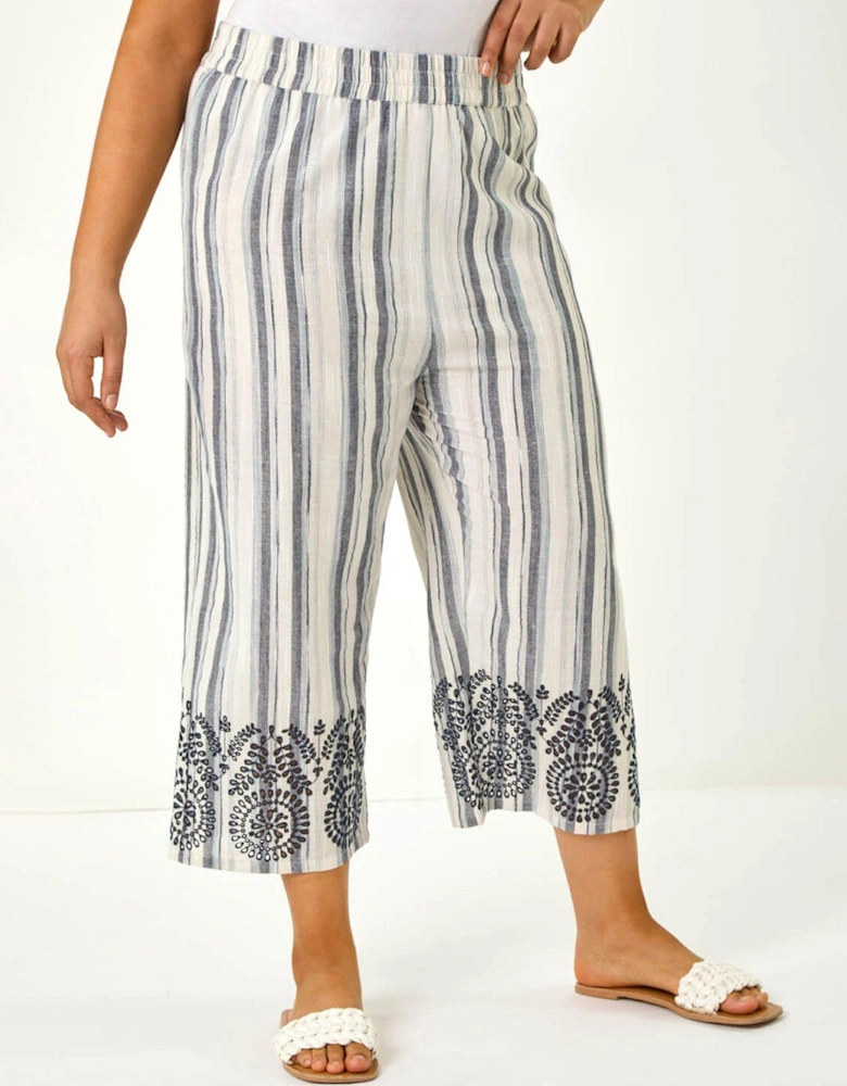 Curve Cropped Broderie Trousers - Black