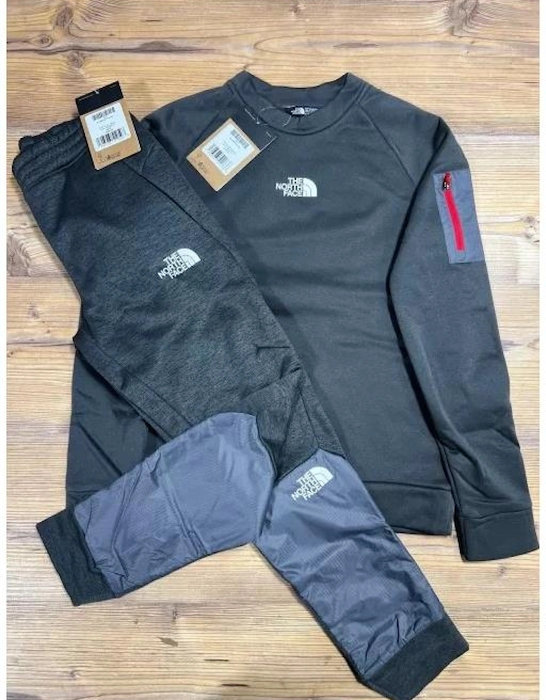 Boys Mittellegi Tracksuit, 3 of 2