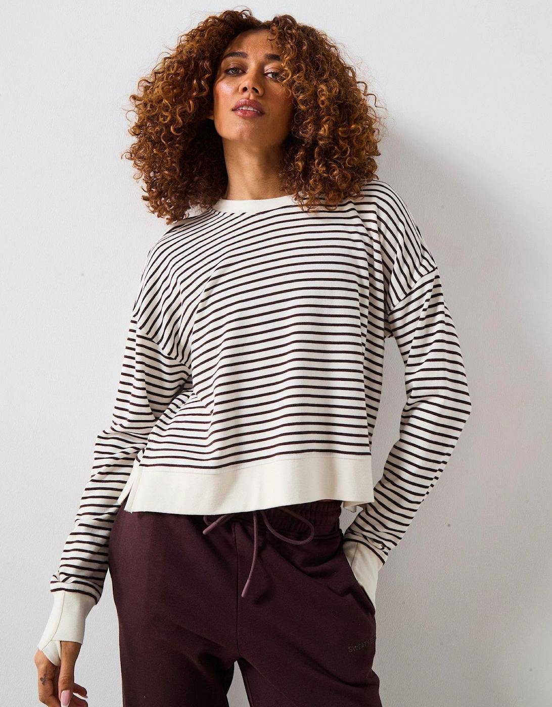 Womens Training After Class Crop Sweatshirt - White/Brown, 2 of 1