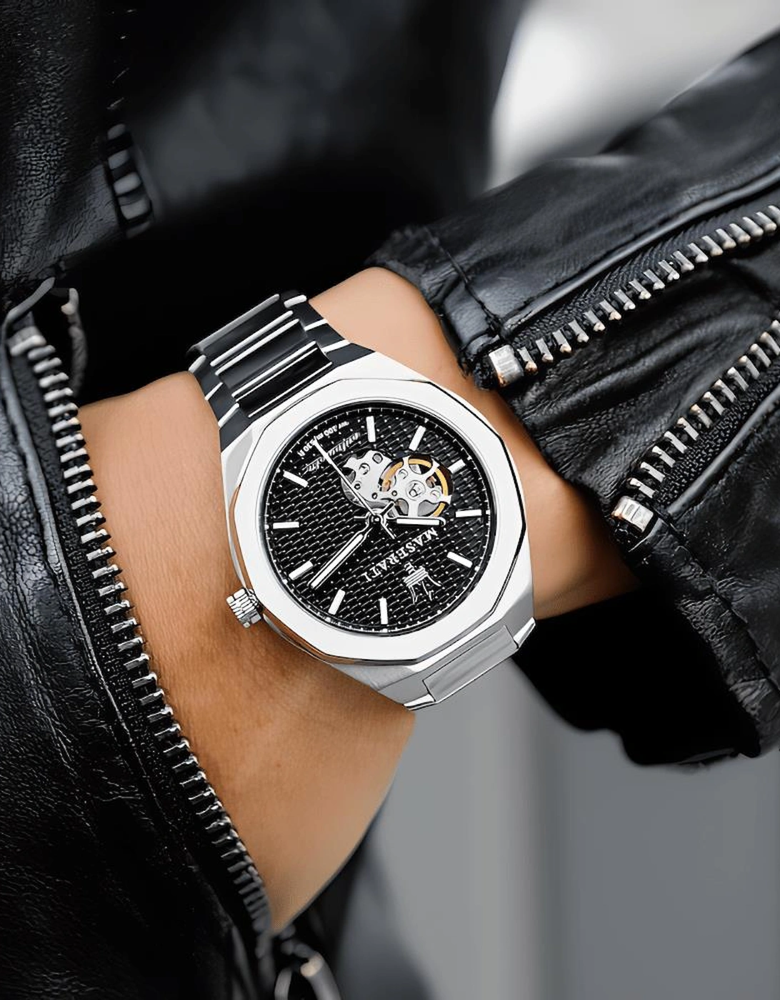 R8823142002 Automatic Black Dial Men's Watch