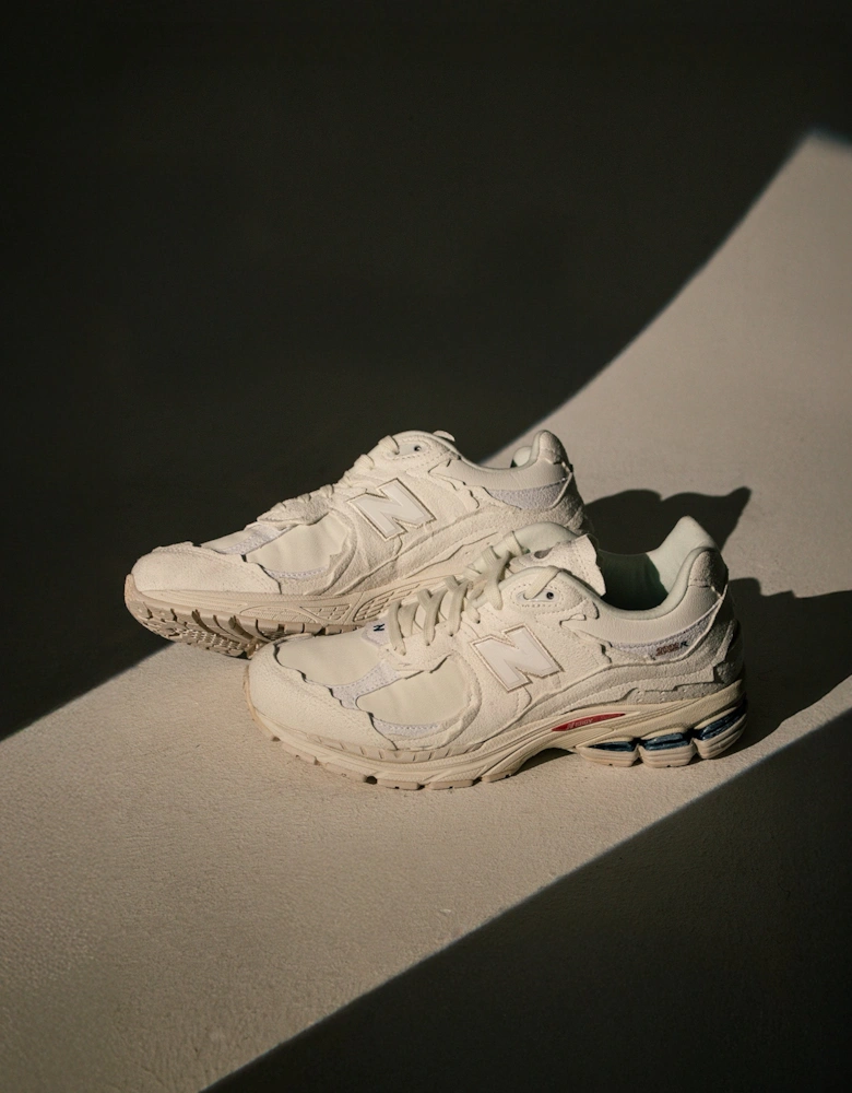 2002R Protection Pack Sneakers