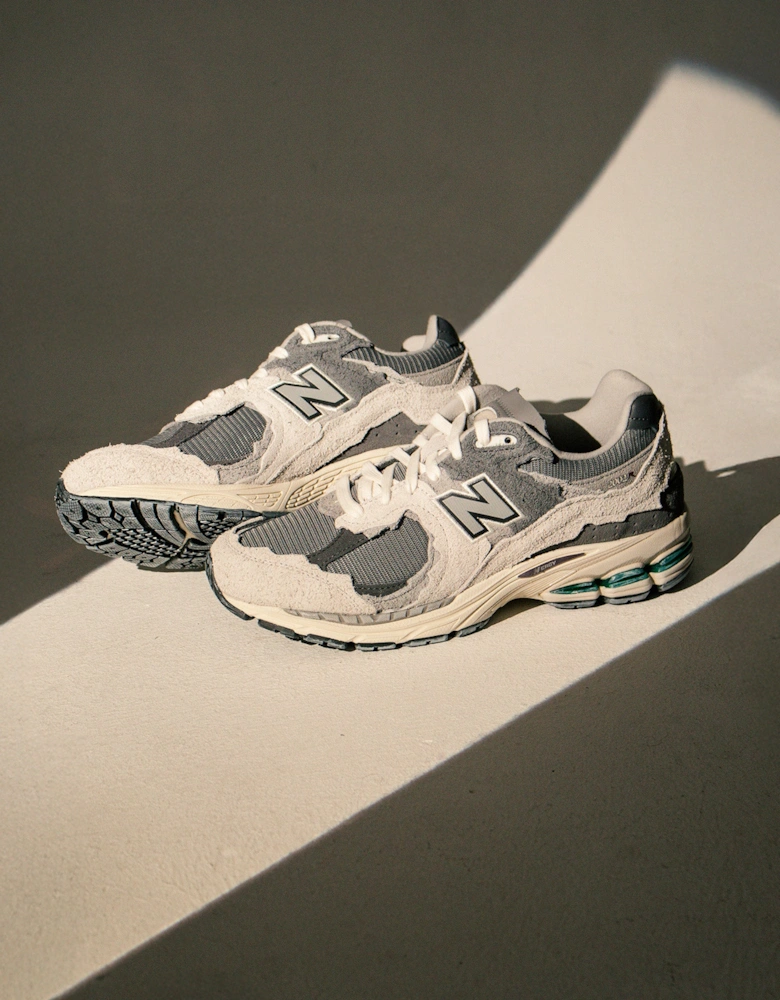2002R Protection Pack Sneakers