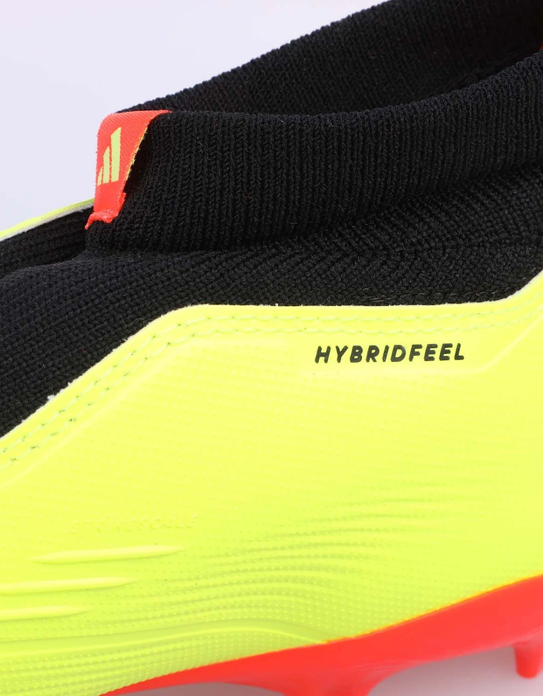 Predator League Laceless FG Football Boots